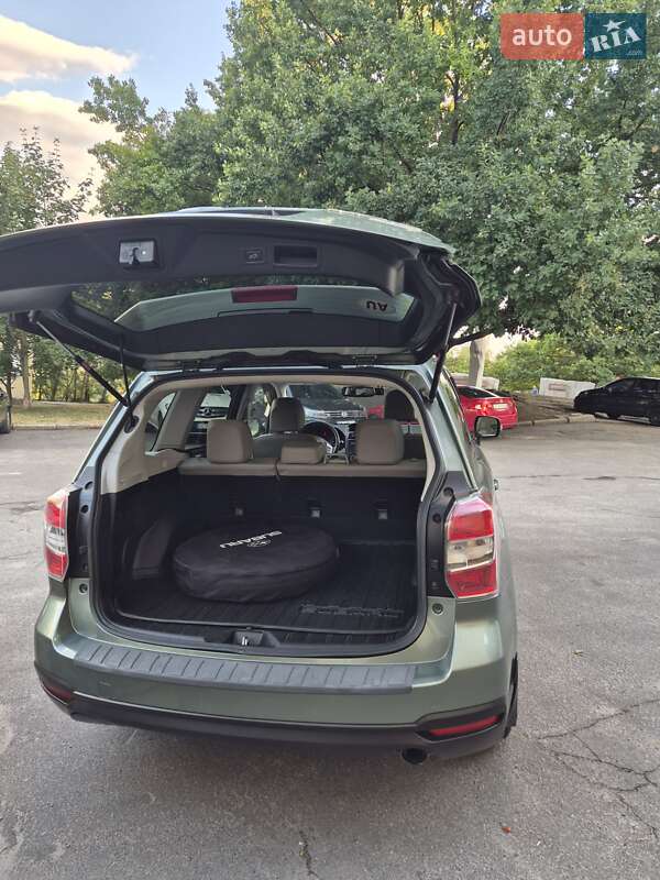 Внедорожник / Кроссовер Subaru Forester 2014 в Днепре