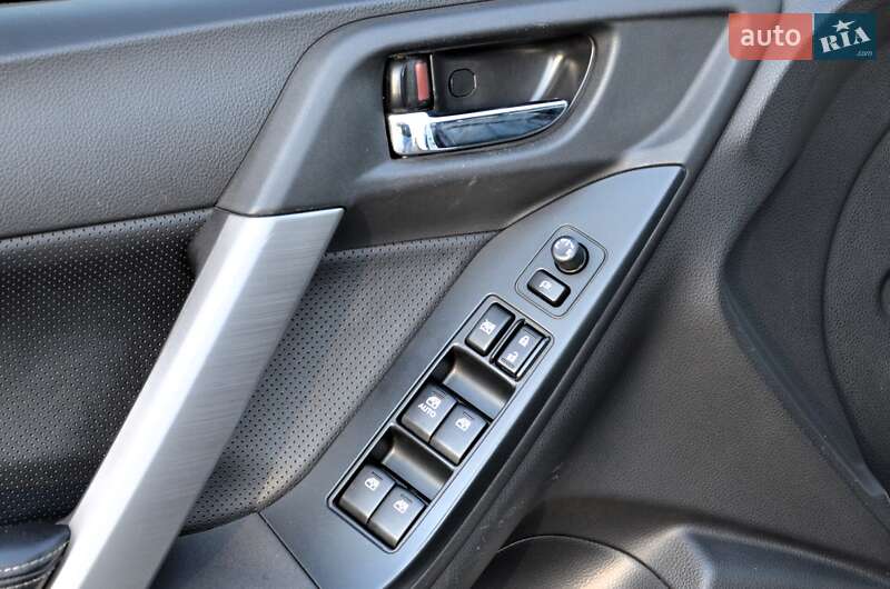 Внедорожник / Кроссовер Subaru Forester 2014 в Киеве