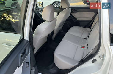 Внедорожник / Кроссовер Subaru Forester 2014 в 