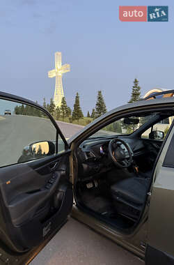 Внедорожник / Кроссовер Subaru Forester 2022 в 