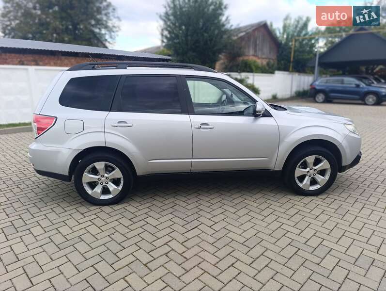 Внедорожник / Кроссовер Subaru Forester 2011 в Мукачево