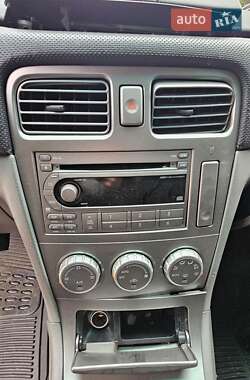 Внедорожник / Кроссовер Subaru Forester 2005 в 