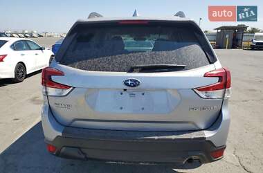 Внедорожник / Кроссовер Subaru Forester 2021 в 