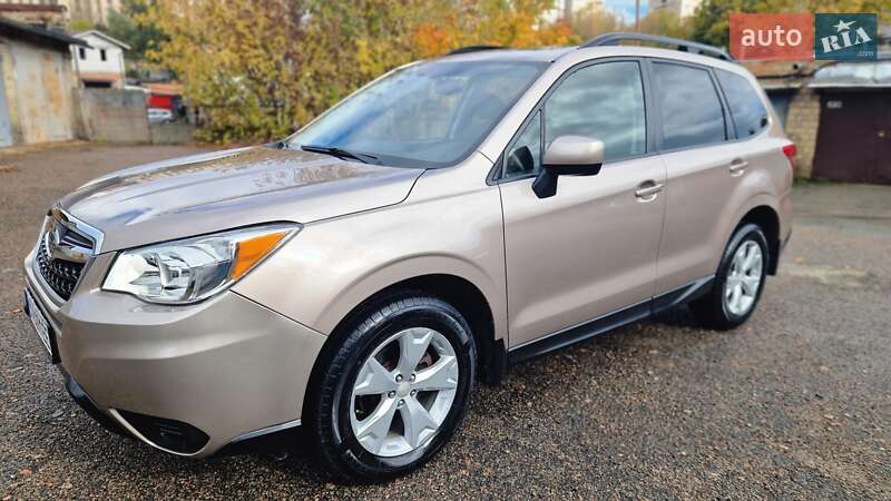 Внедорожник / Кроссовер Subaru Forester 2014 в 