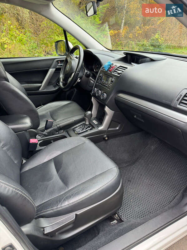 Позашляховик / Кросовер Subaru Forester 2013 в Києві