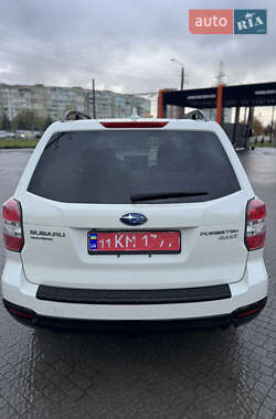 Внедорожник / Кроссовер Subaru Forester 2015 в 