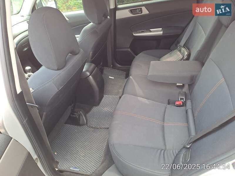 Внедорожник / Кроссовер Subaru Forester 2009 в Могилев-Подольске