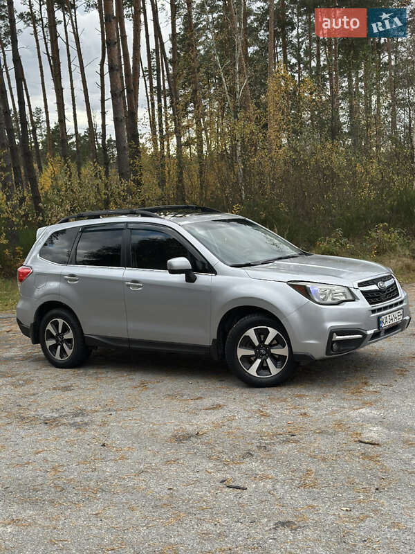 Внедорожник / Кроссовер Subaru Forester 2017 в Полонном