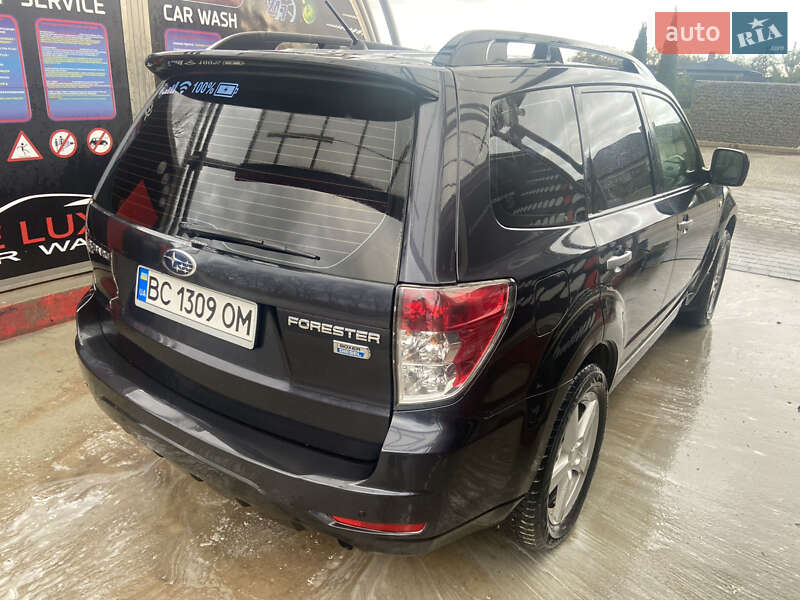 Внедорожник / Кроссовер Subaru Forester 2010 в Львове