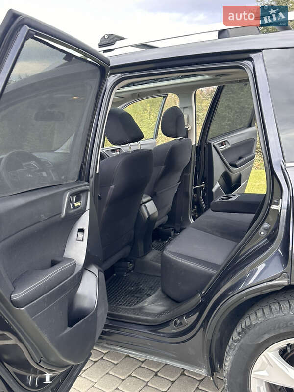 Позашляховик / Кросовер Subaru Forester 2015 в Львові