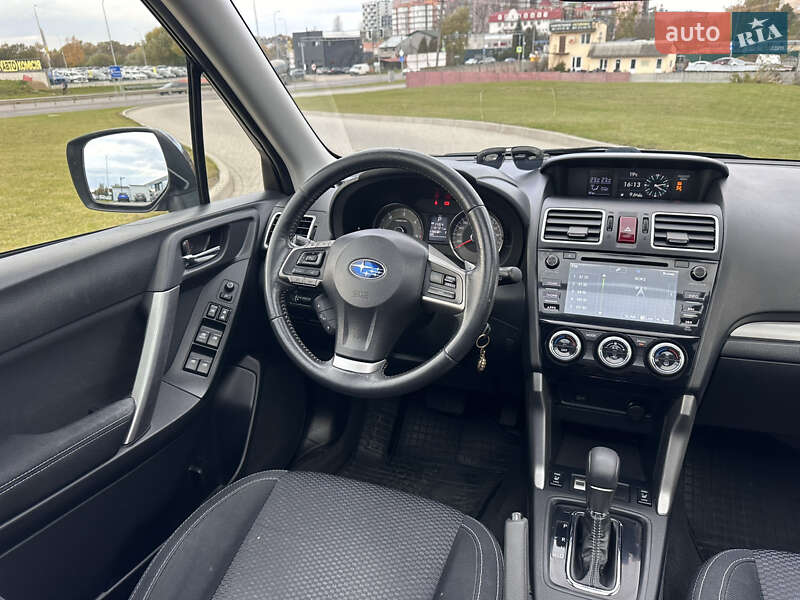 Позашляховик / Кросовер Subaru Forester 2015 в Львові