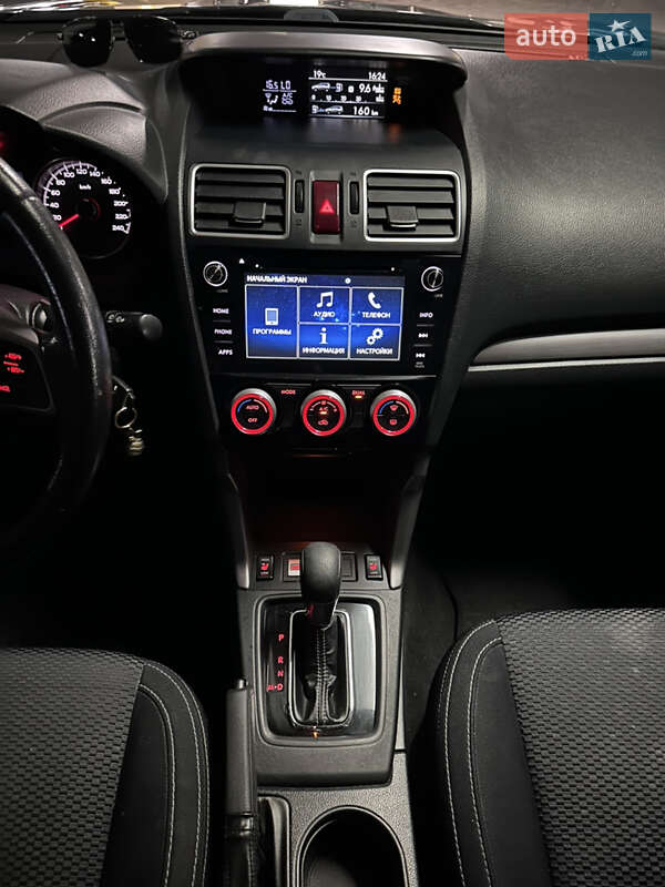 Позашляховик / Кросовер Subaru Forester 2015 в Львові