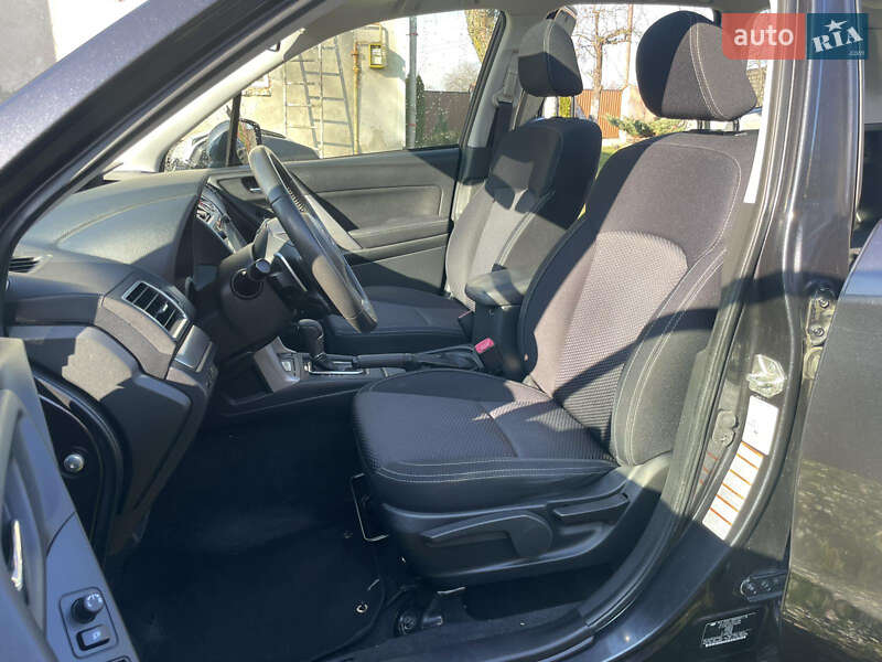 Позашляховик / Кросовер Subaru Forester 2015 в Львові