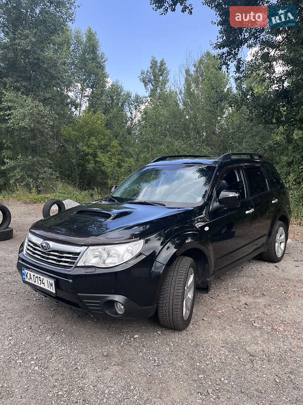 Позашляховик / Кросовер Subaru Forester 2010 в Києві