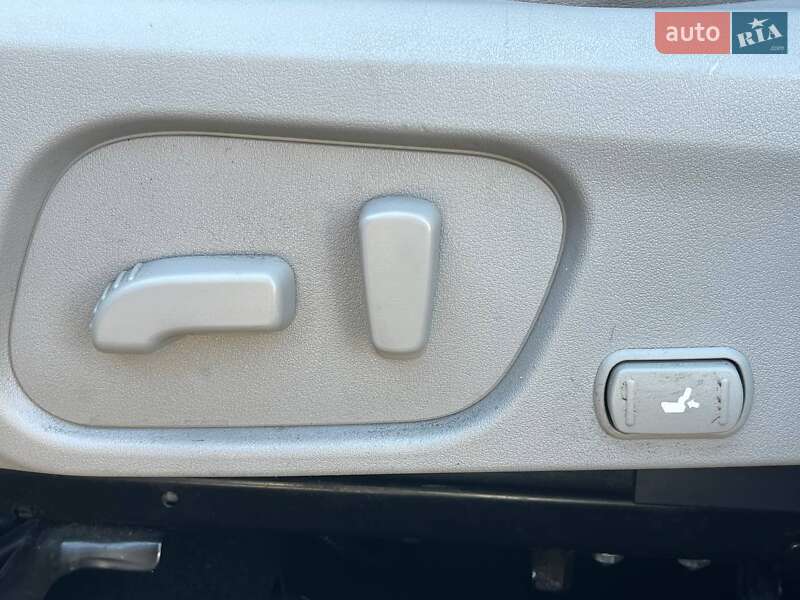 Позашляховик / Кросовер Subaru Forester 2015 в Києві