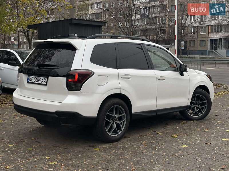 Внедорожник / Кроссовер Subaru Forester 2018 в Днепре