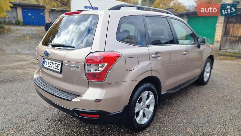 Позашляховик / Кросовер Subaru Forester 2014 в Києві