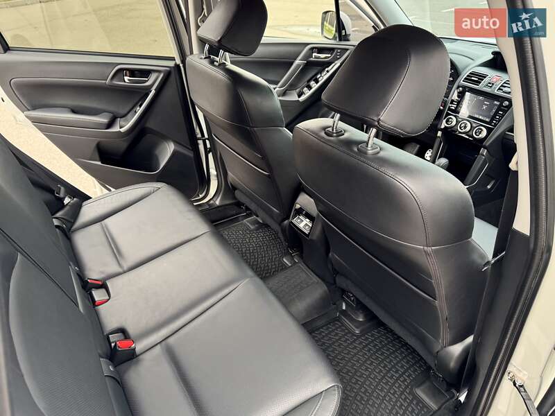 Внедорожник / Кроссовер Subaru Forester 2018 в Киеве