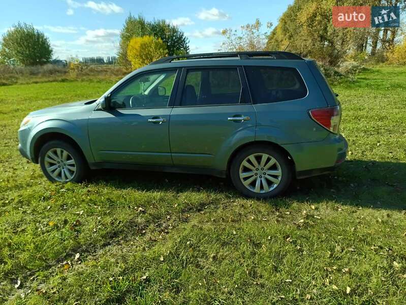 Позашляховик / Кросовер Subaru Forester 2012 в Житомирі