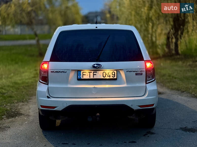 Внедорожник / Кроссовер Subaru Forester 2012 в Николаеве