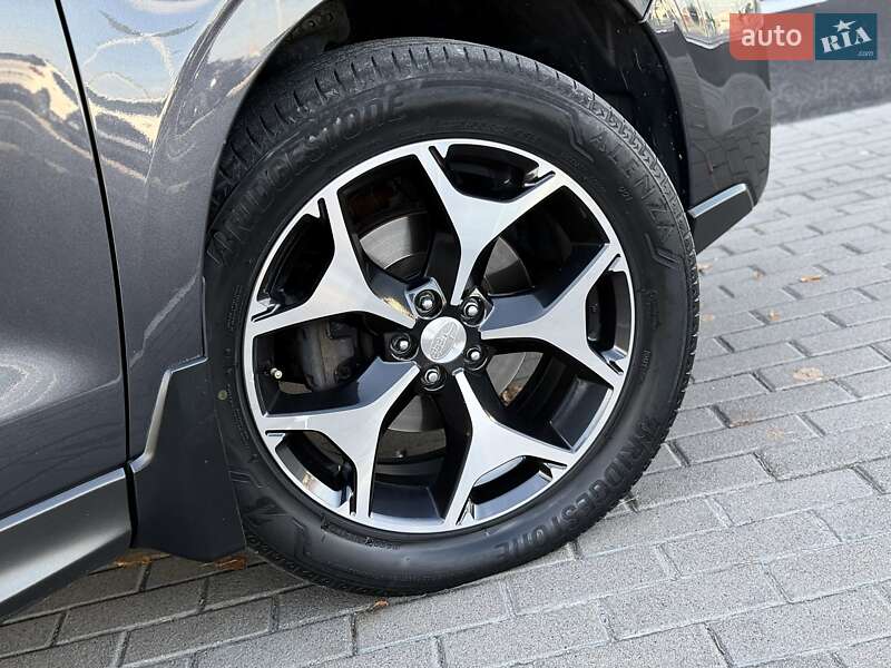 Позашляховик / Кросовер Subaru Forester 2014 в Києві