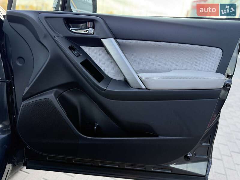 Позашляховик / Кросовер Subaru Forester 2014 в Києві