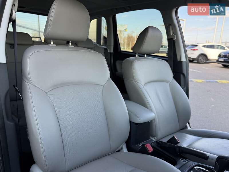 Позашляховик / Кросовер Subaru Forester 2014 в Києві