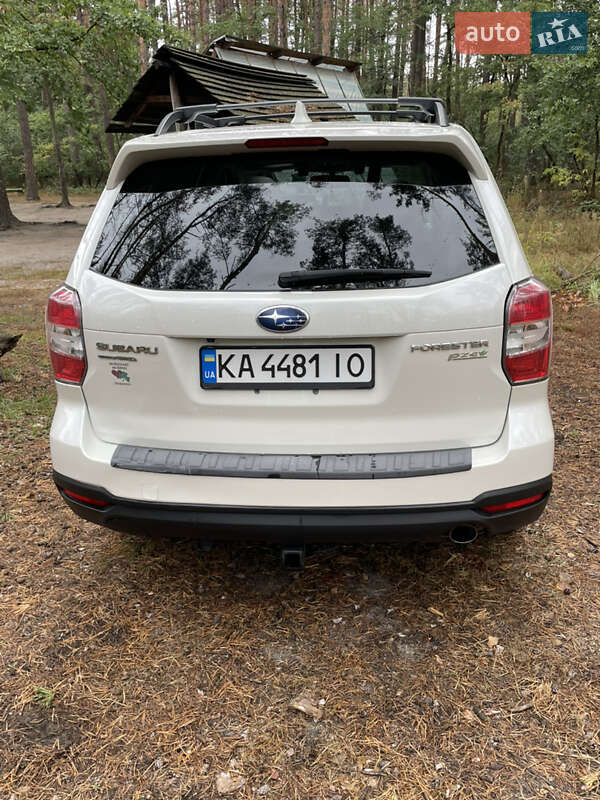 Внедорожник / Кроссовер Subaru Forester 2016 в Киеве