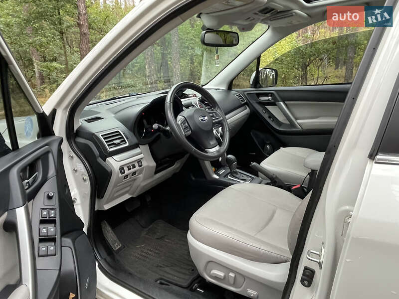 Внедорожник / Кроссовер Subaru Forester 2016 в Киеве