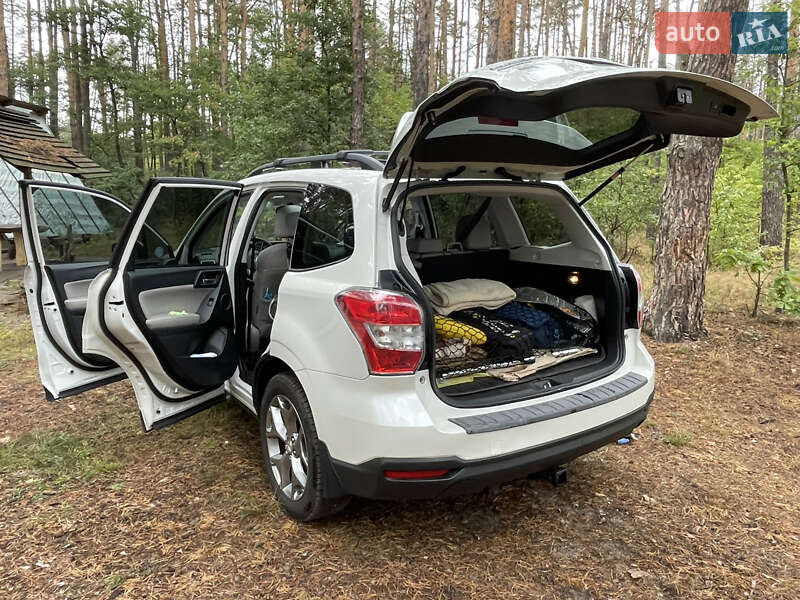 Внедорожник / Кроссовер Subaru Forester 2016 в Киеве