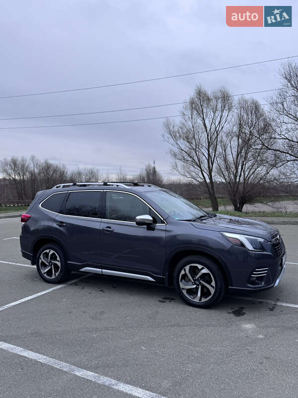 Внедорожник / Кроссовер Subaru Forester 2022 в Киеве
