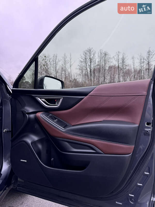 Внедорожник / Кроссовер Subaru Forester 2022 в Киеве