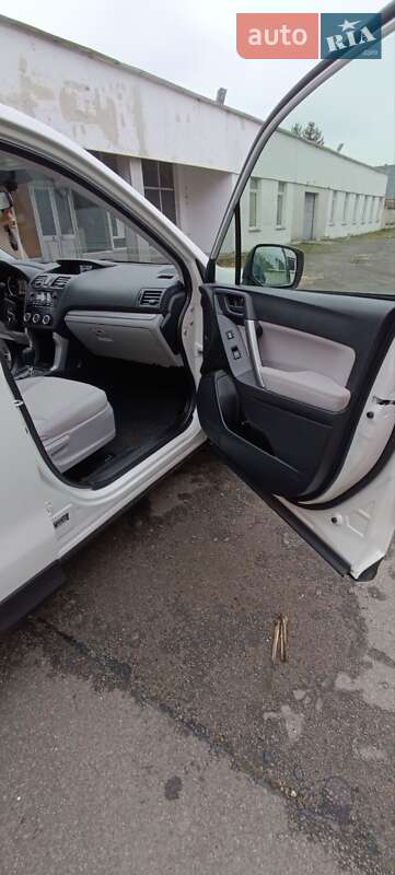 Позашляховик / Кросовер Subaru Forester 2015 в Луцьку