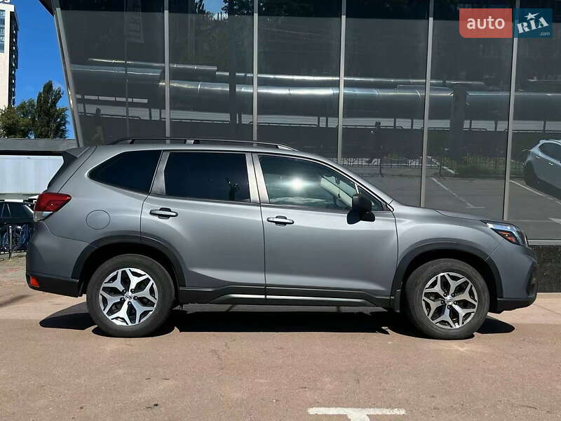 Внедорожник / Кроссовер Subaru Forester 2020 в Киеве