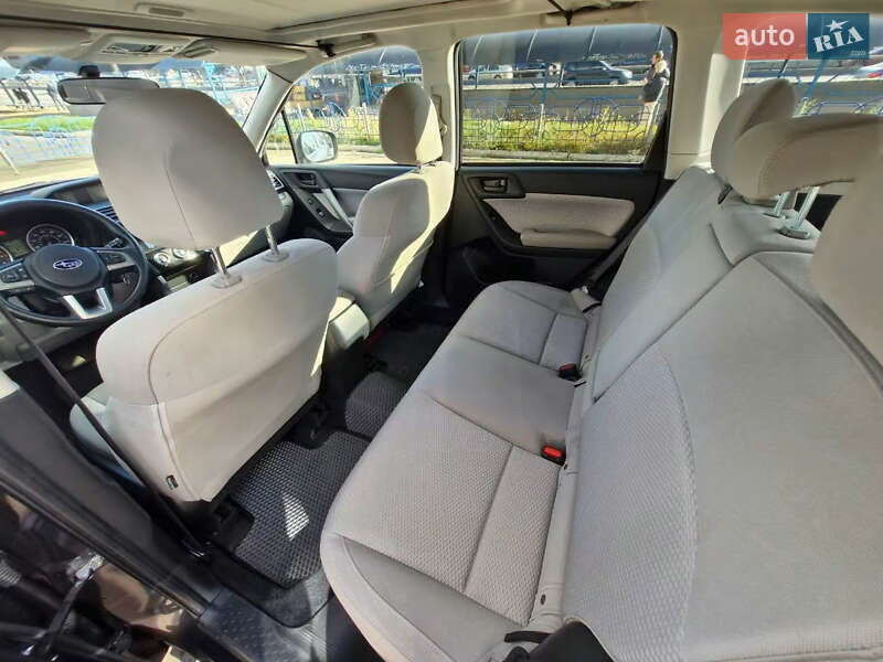 Позашляховик / Кросовер Subaru Forester 2016 в Києві