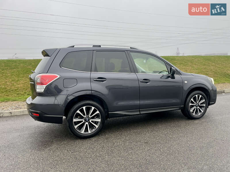 Внедорожник / Кроссовер Subaru Forester 2017 в Днепре