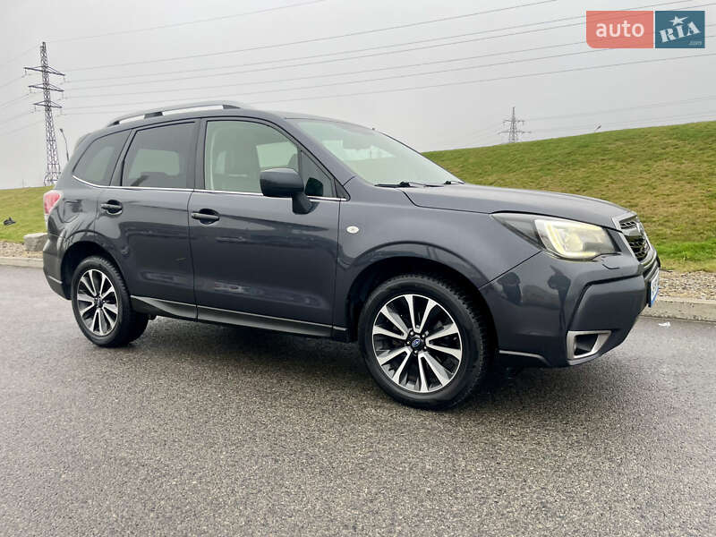 Внедорожник / Кроссовер Subaru Forester 2017 в Днепре