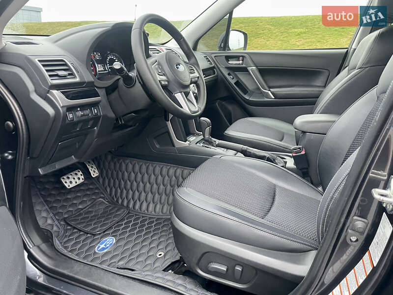 Внедорожник / Кроссовер Subaru Forester 2017 в Днепре