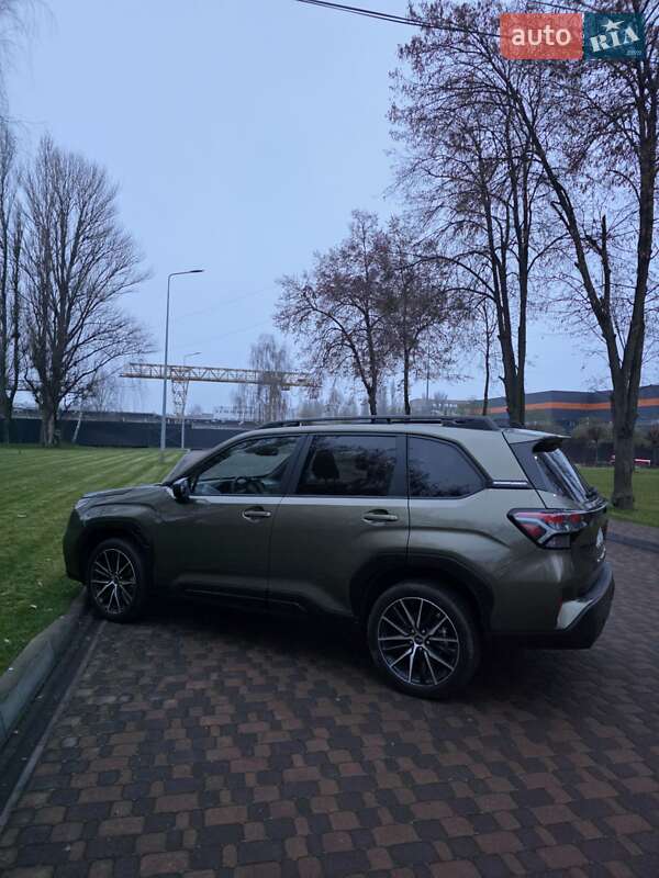 Позашляховик / Кросовер Subaru Forester 2024 в Києві