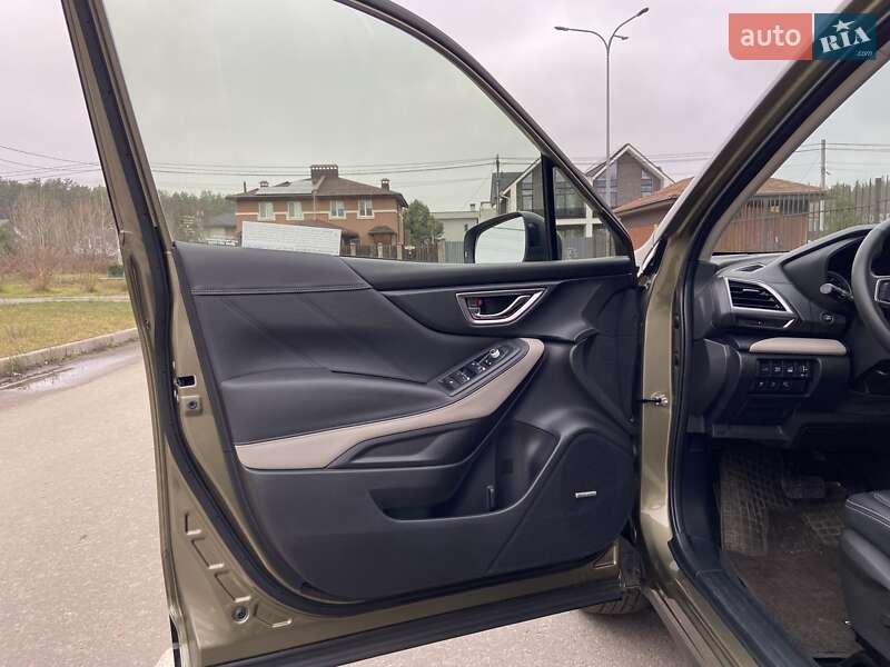 Внедорожник / Кроссовер Subaru Forester 2022 в Киеве