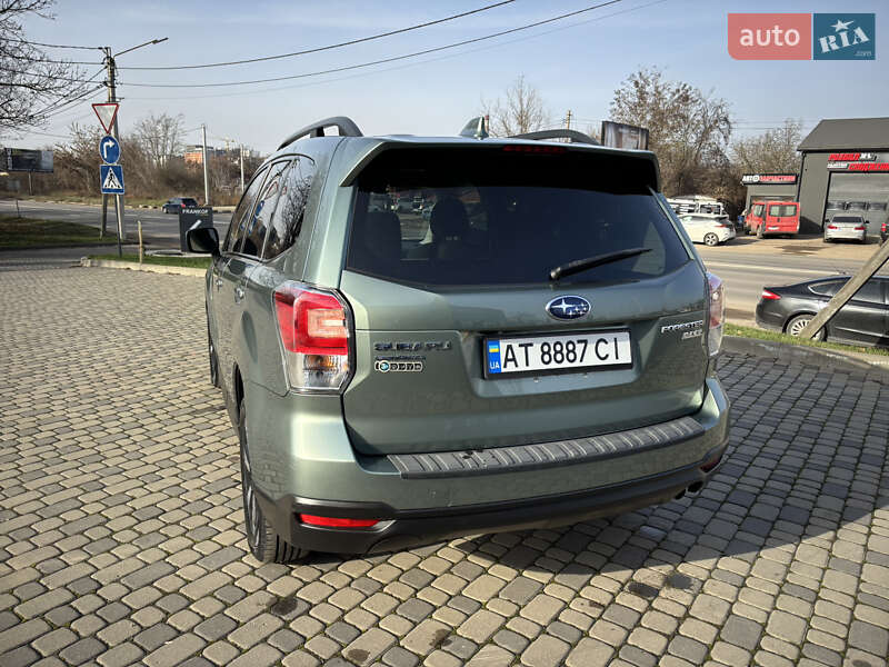 Внедорожник / Кроссовер Subaru Forester 2016 в Ивано-Франковске