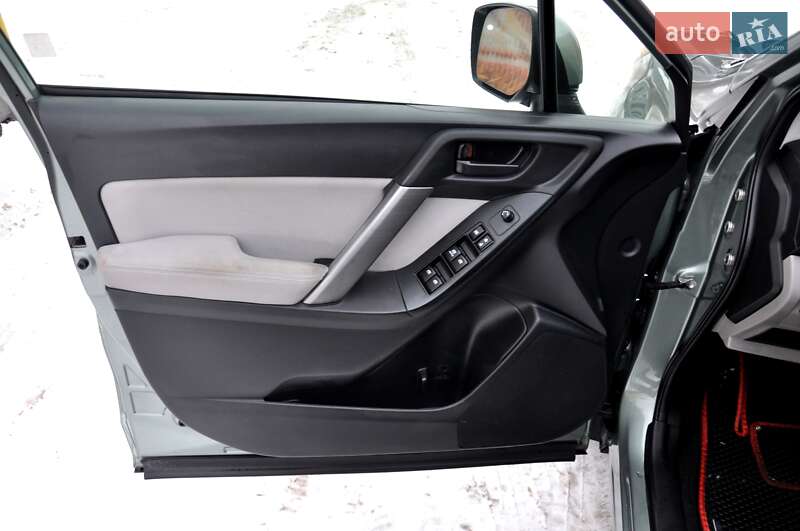 Внедорожник / Кроссовер Subaru Forester 2013 в Львове