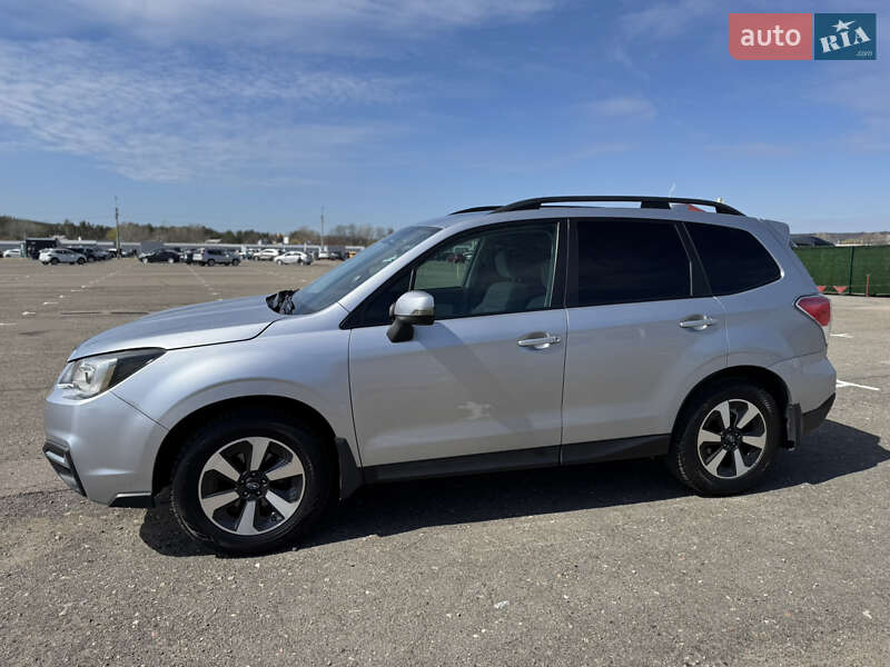 Внедорожник / Кроссовер Subaru Forester 2017 в Харькове