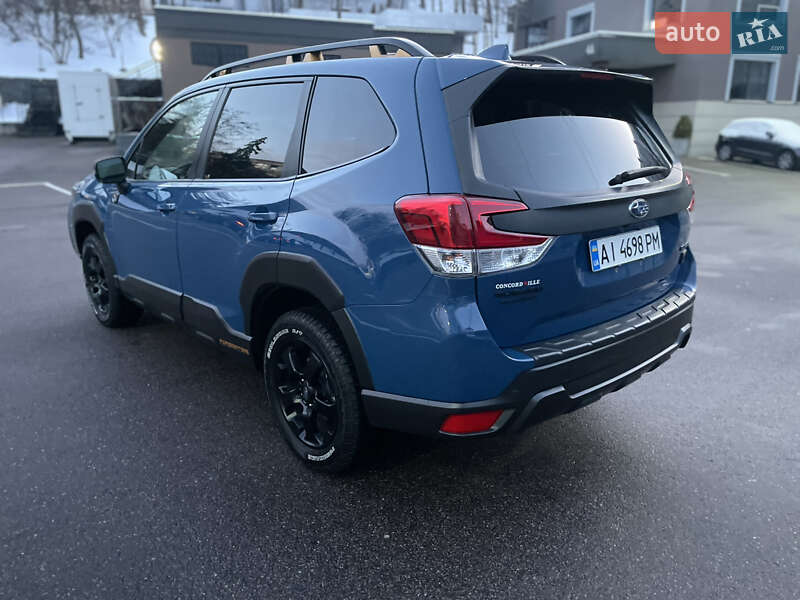 Внедорожник / Кроссовер Subaru Forester 2022 в Киеве