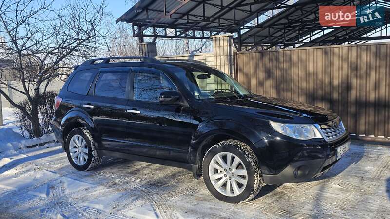 Внедорожник / Кроссовер Subaru Forester 2011 в Каменском
