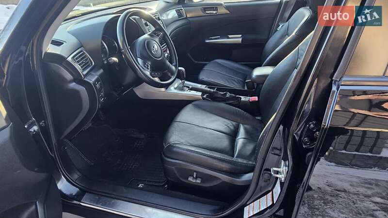 Внедорожник / Кроссовер Subaru Forester 2011 в Каменском