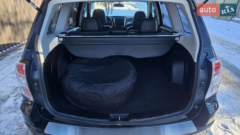 Внедорожник / Кроссовер Subaru Forester 2011 в Каменском