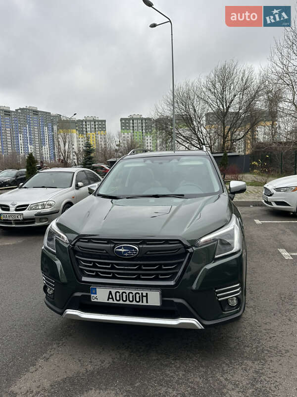 Внедорожник / Кроссовер Subaru Forester 2023 в Киеве