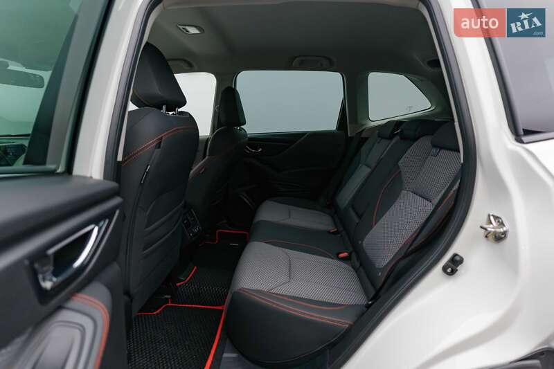 Внедорожник / Кроссовер Subaru Forester 2022 в Киеве