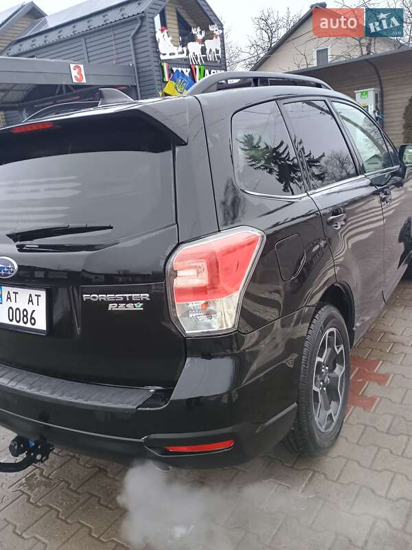 Внедорожник / Кроссовер Subaru Forester 2016 в Снятине